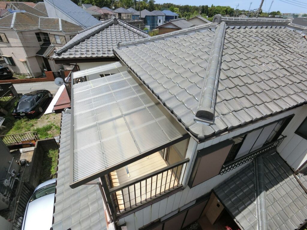 壊れたベランダ屋根の放置は危険！鎌ヶ谷市調査